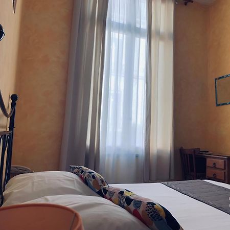 Hotel Moderne Tours Esterno foto