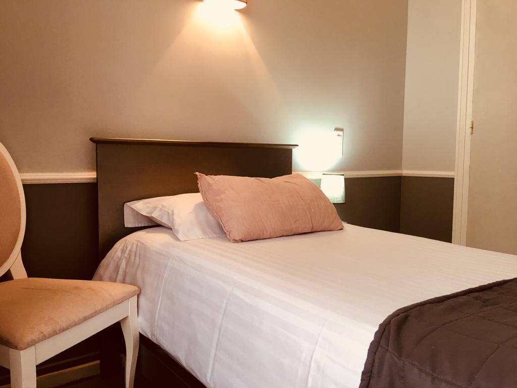 Hotel Moderne Tours Esterno foto